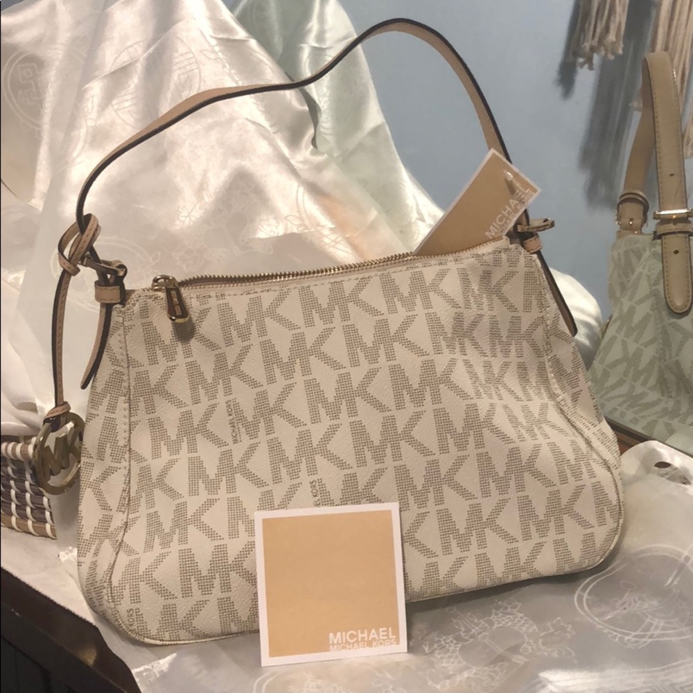 Michael Kors vanilla handbag